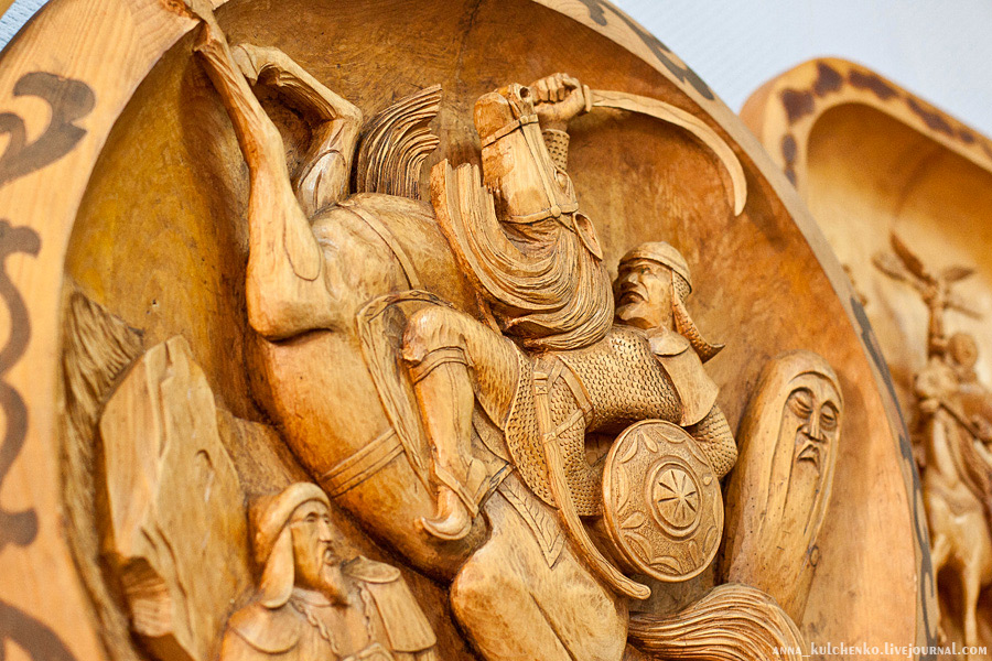 «Ожившие» картины из дерева Александра Исакова впервые можно увидеть на выставке «АРТ-Красноярск»