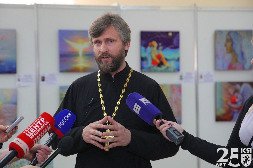 Священник Покровского Кафедрального собора иерей Максим Золотухин рассказал о выставке «Сибирь православная»