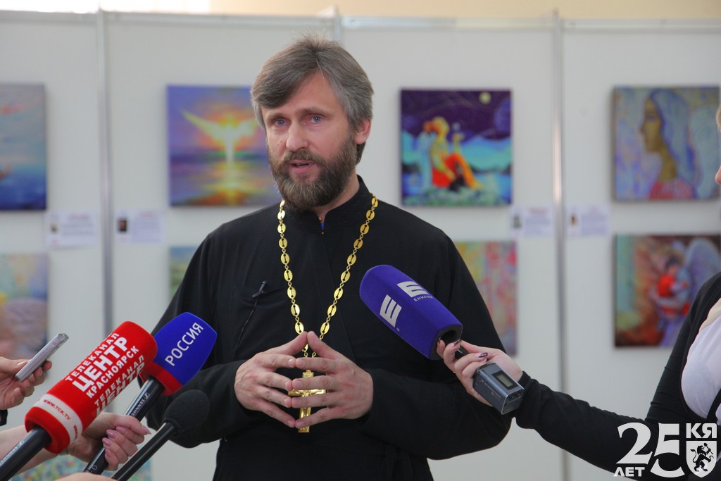 Священник Покровского Кафедрального собора иерей Максим Золотухин рассказал о выставке «Сибирь православная» Священник Покровского Кафедрального собора иерей Максим Золотухин рассказал о выставке «Сибирь православная»