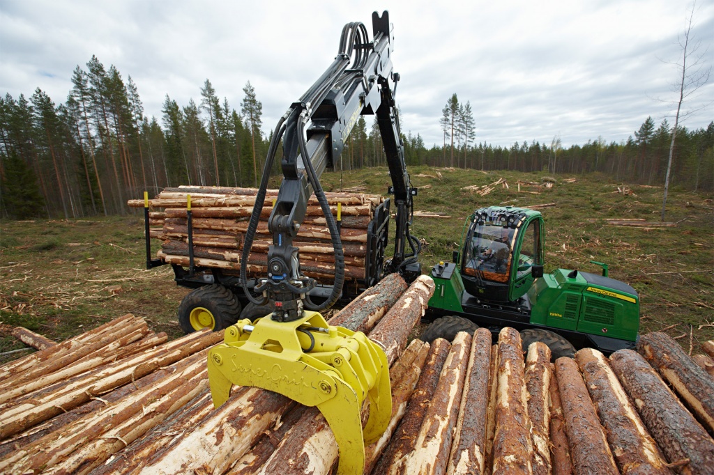 John_Deere-Forwarder_1910E_mp947_pic_72013.jpg John_Deere-Forwarder_1910E_mp947_pic_72013.jpg